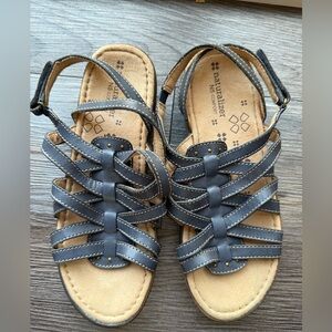 Naturalizer Comfort Strappy‎ Velcro navy Sandals Size 7.5 M